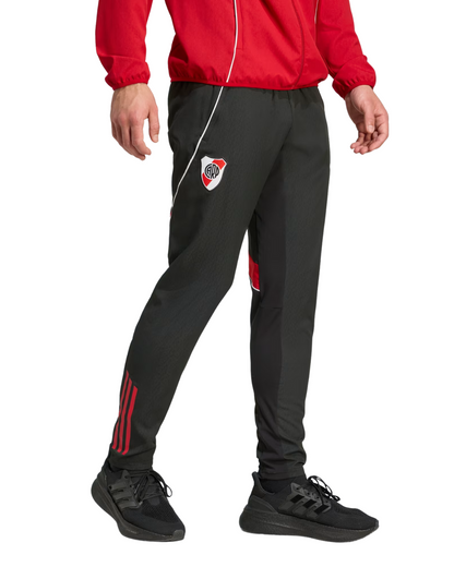 "CAMPERÓN, CAMISETA Y PANTALÓN... ¡TODO X EL PRECIO DE UNO!"